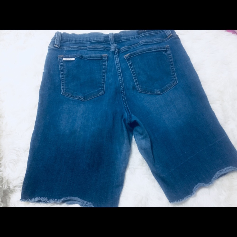 Rock &Republic knee length jean short frayed  sz16